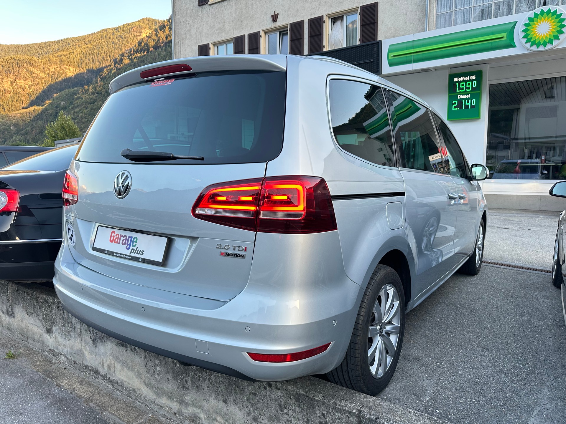 VW Sharan 2.0 TDI BMT Highline 4Motion DSG-image-2