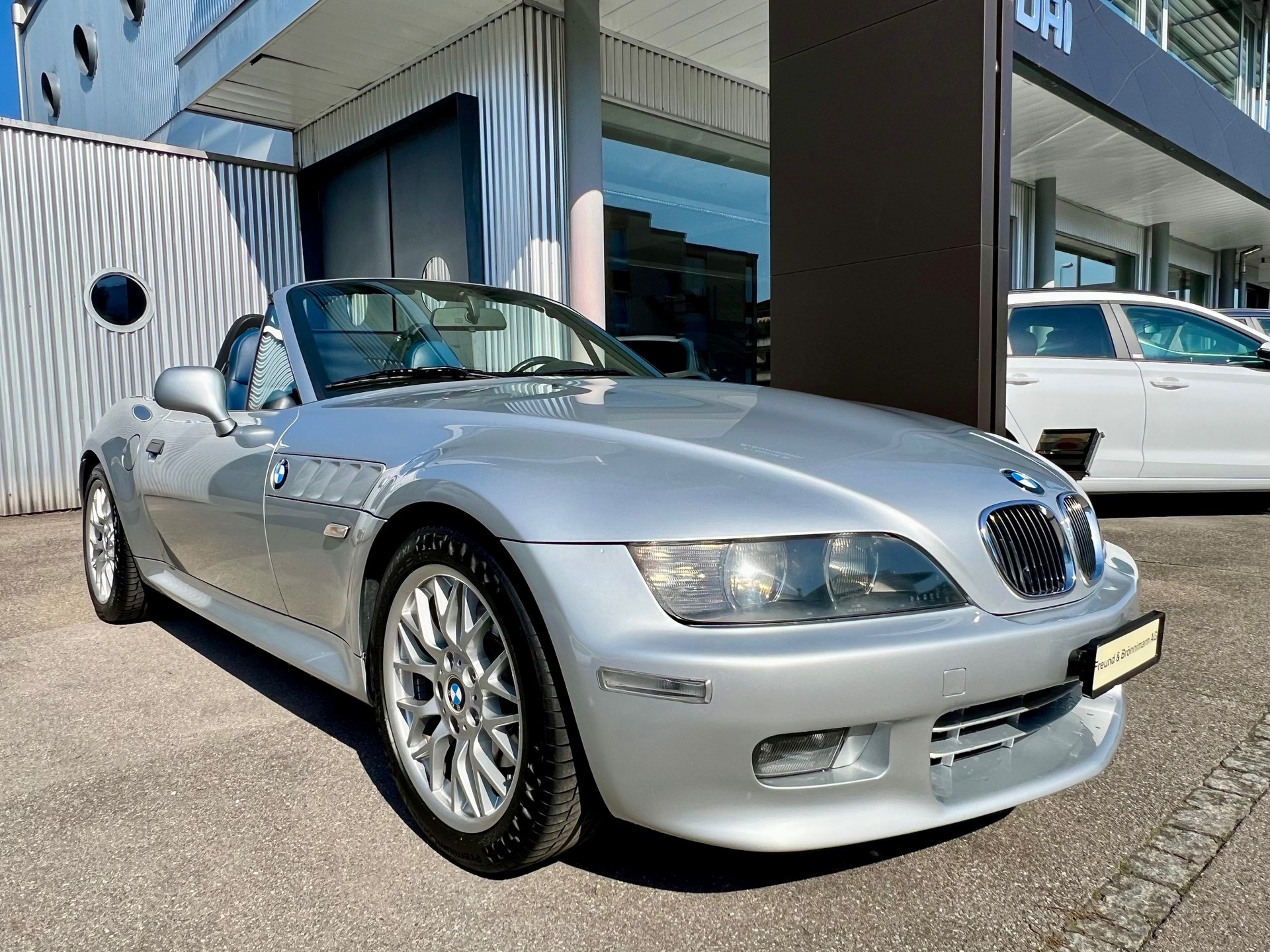 BMW Z3 3.0i Roadster-showroom-element-1