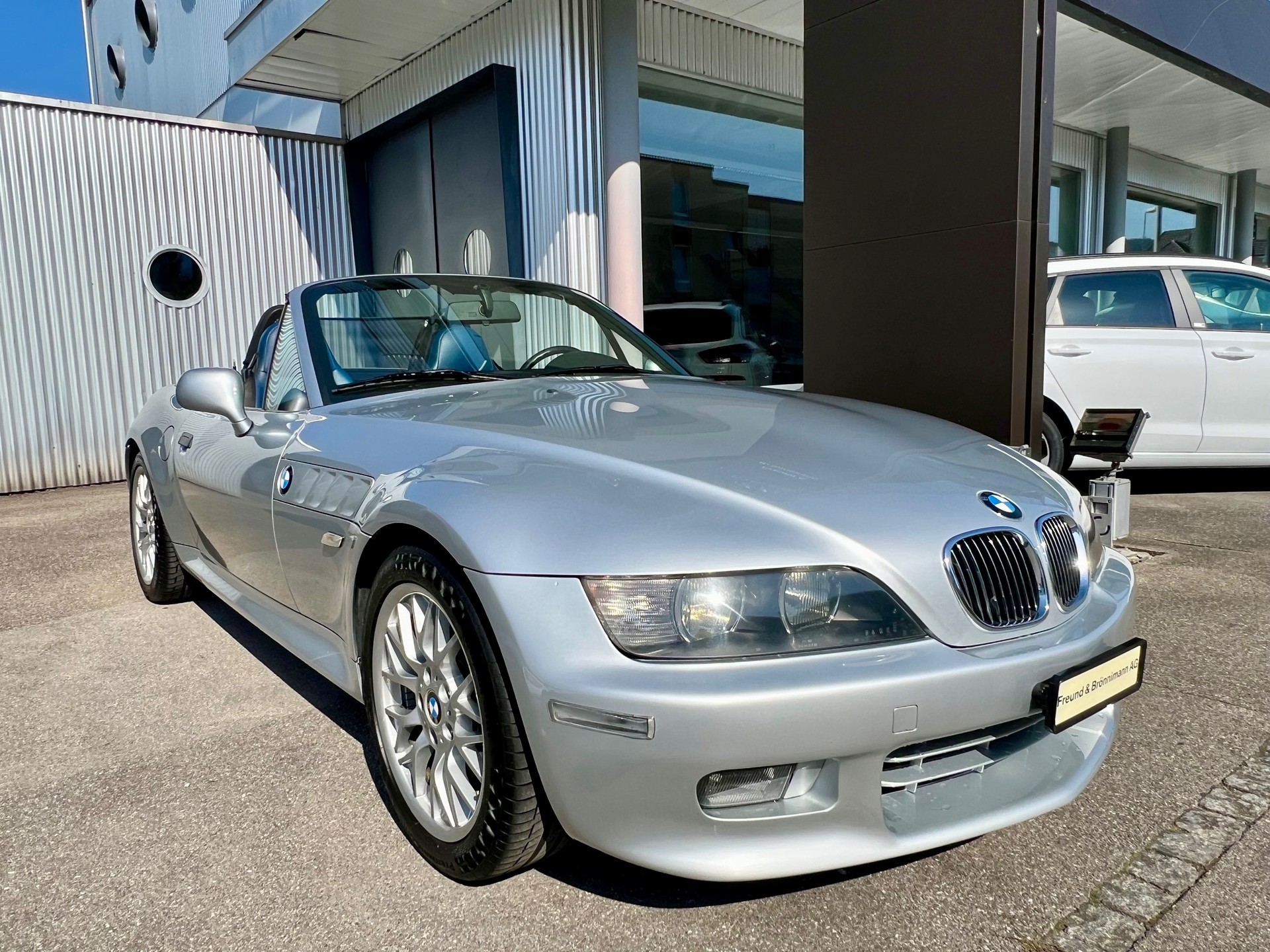 BMW Z3 3.0i Roadster-showroom-element-2