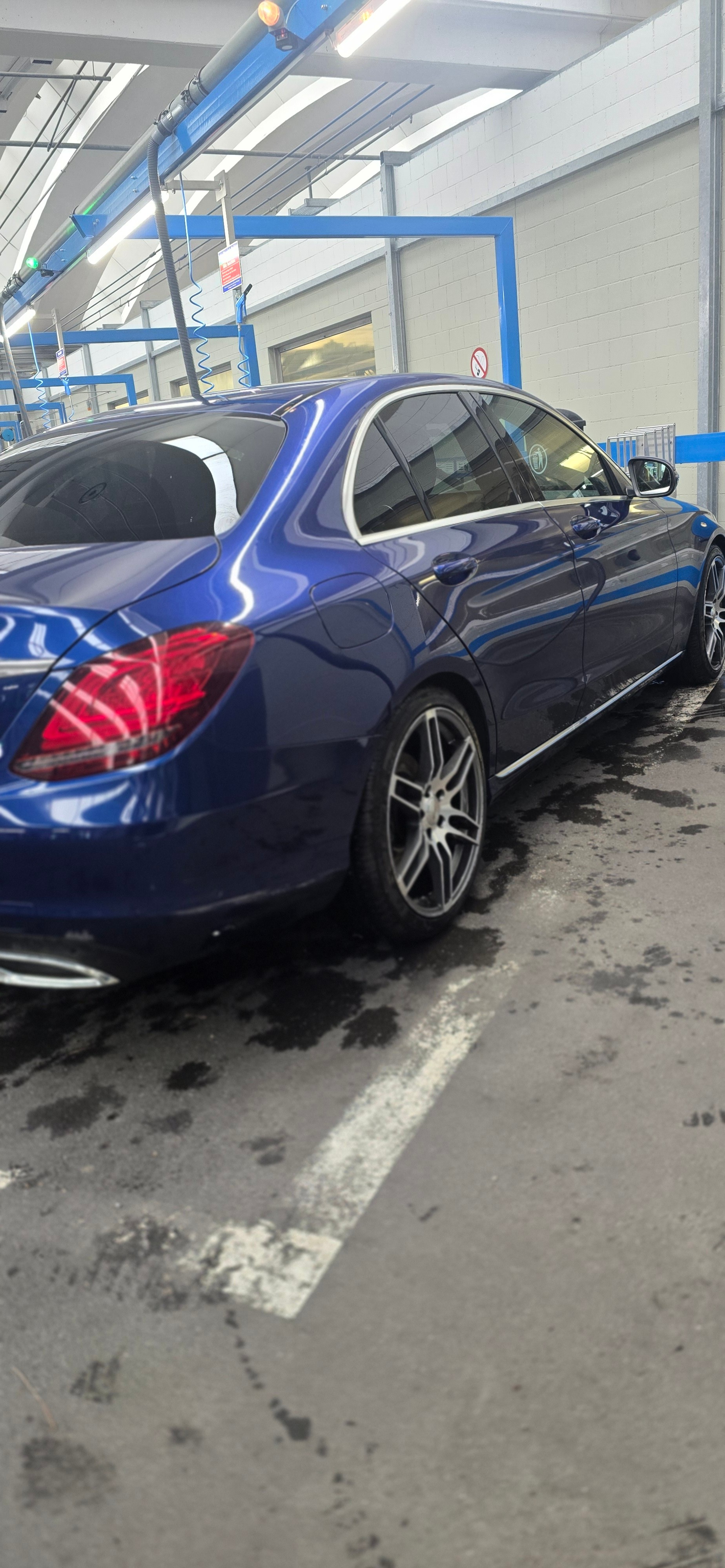 MERCEDES-BENZ C 200 4Matic AMG Line 9G-Tronic-image-6