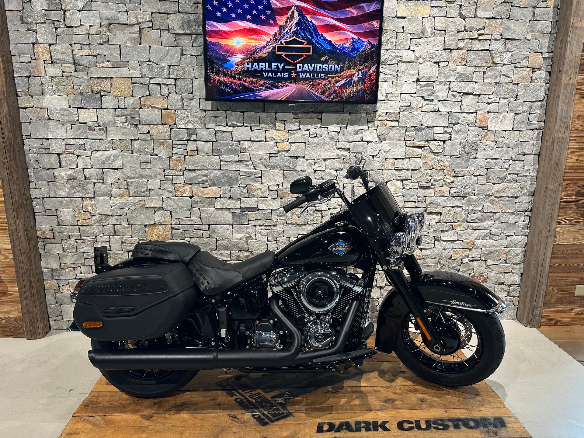 HARLEY-DAVIDSON FLHC Heritage Classic 117ci-image-0