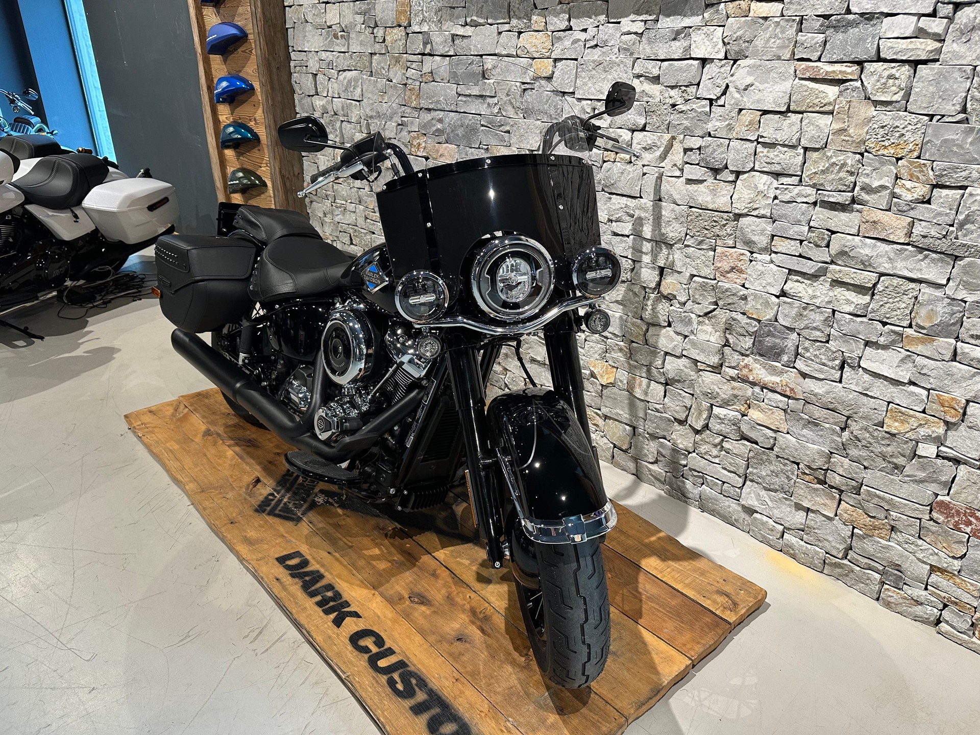 HARLEY-DAVIDSON FLHC Heritage Classic 117ci-image-1