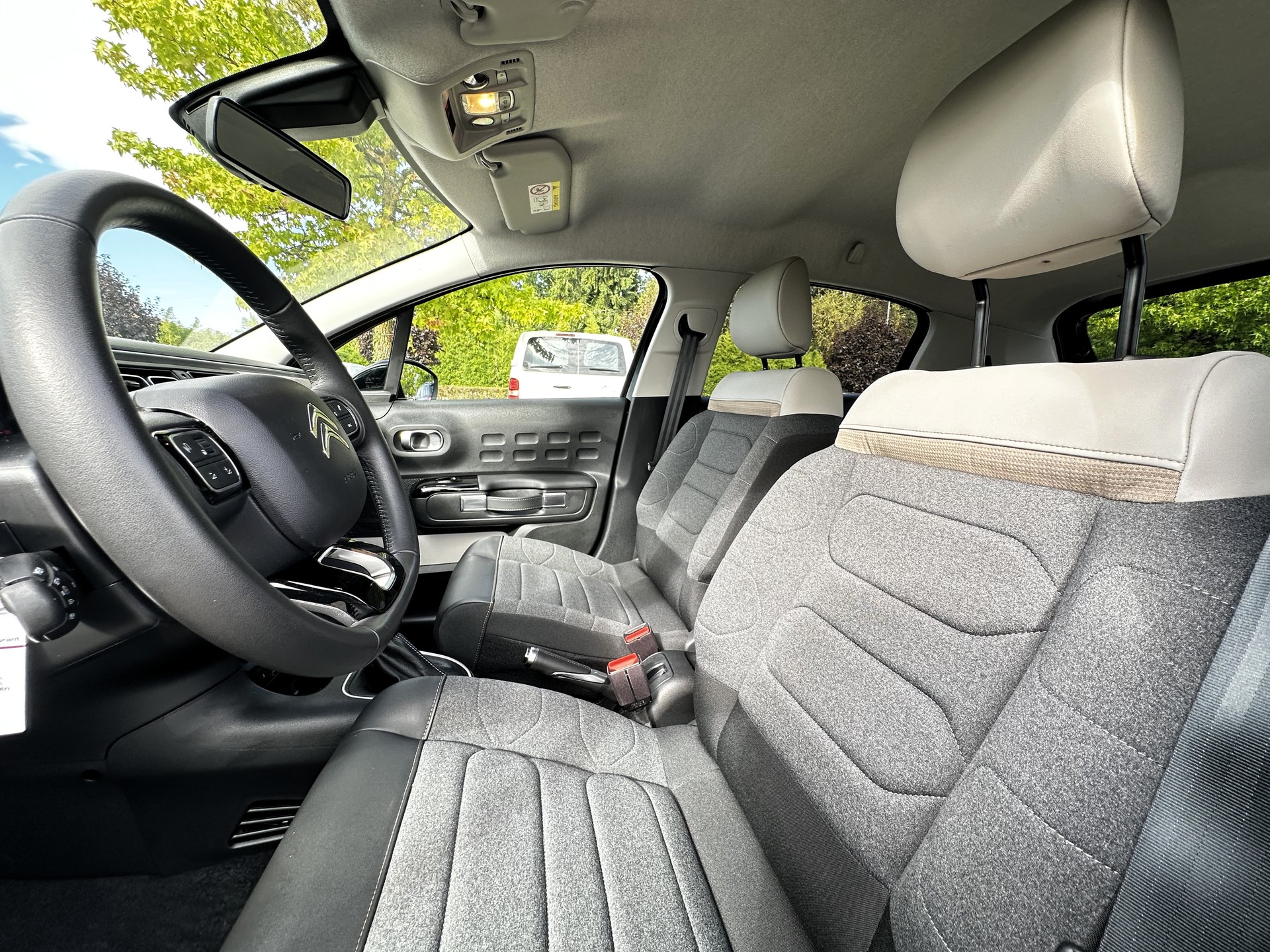 CITROEN C3 1.2i PureTech Elle EAT6-image-9