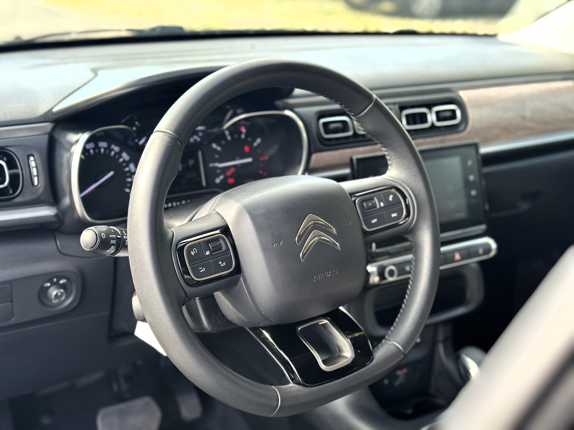 CITROEN C3 1.2i PureTech Elle EAT6-image-8
