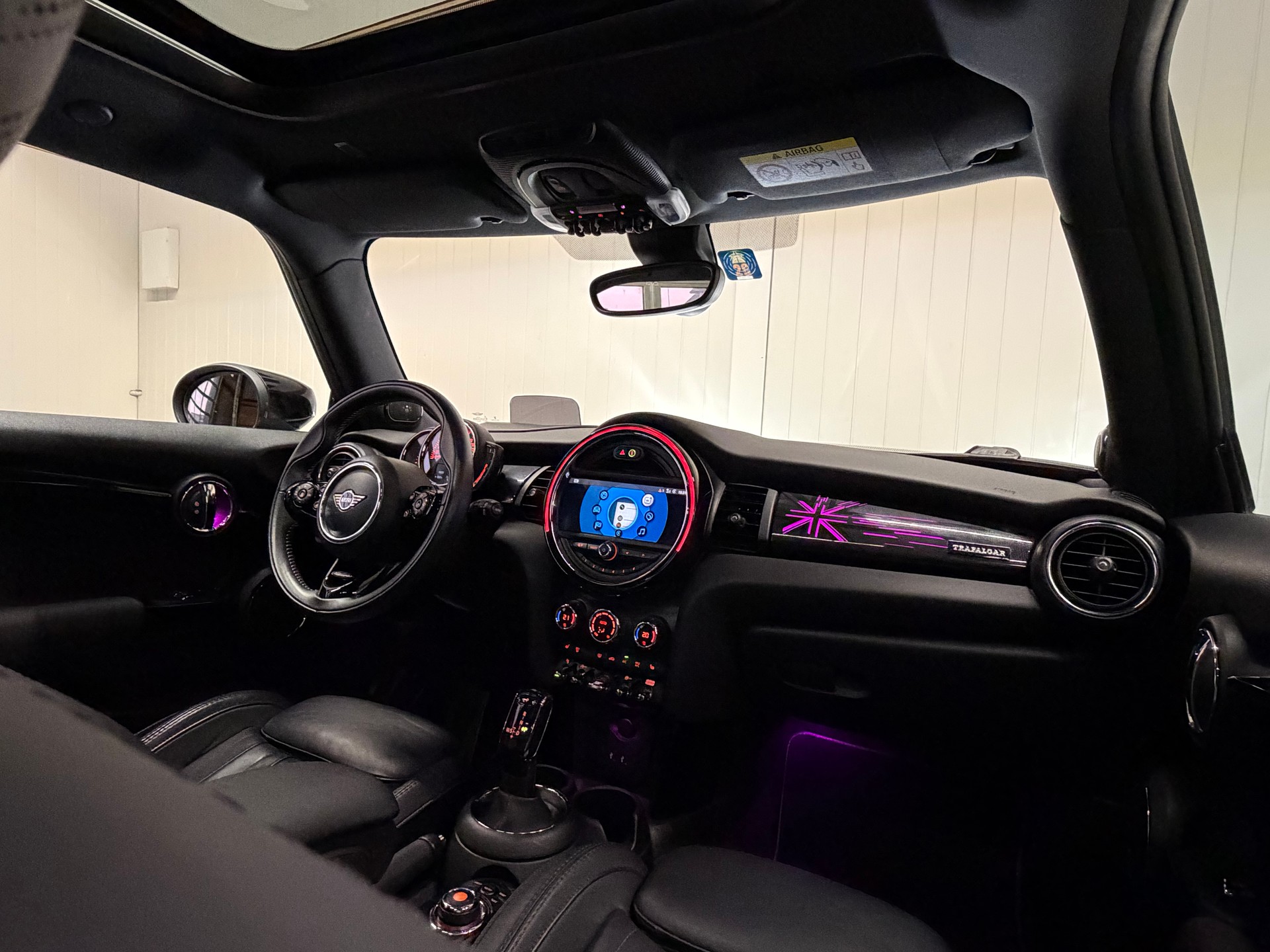 MINI Cooper S Steptronic DKG frisch ab Service & MFK-image-14