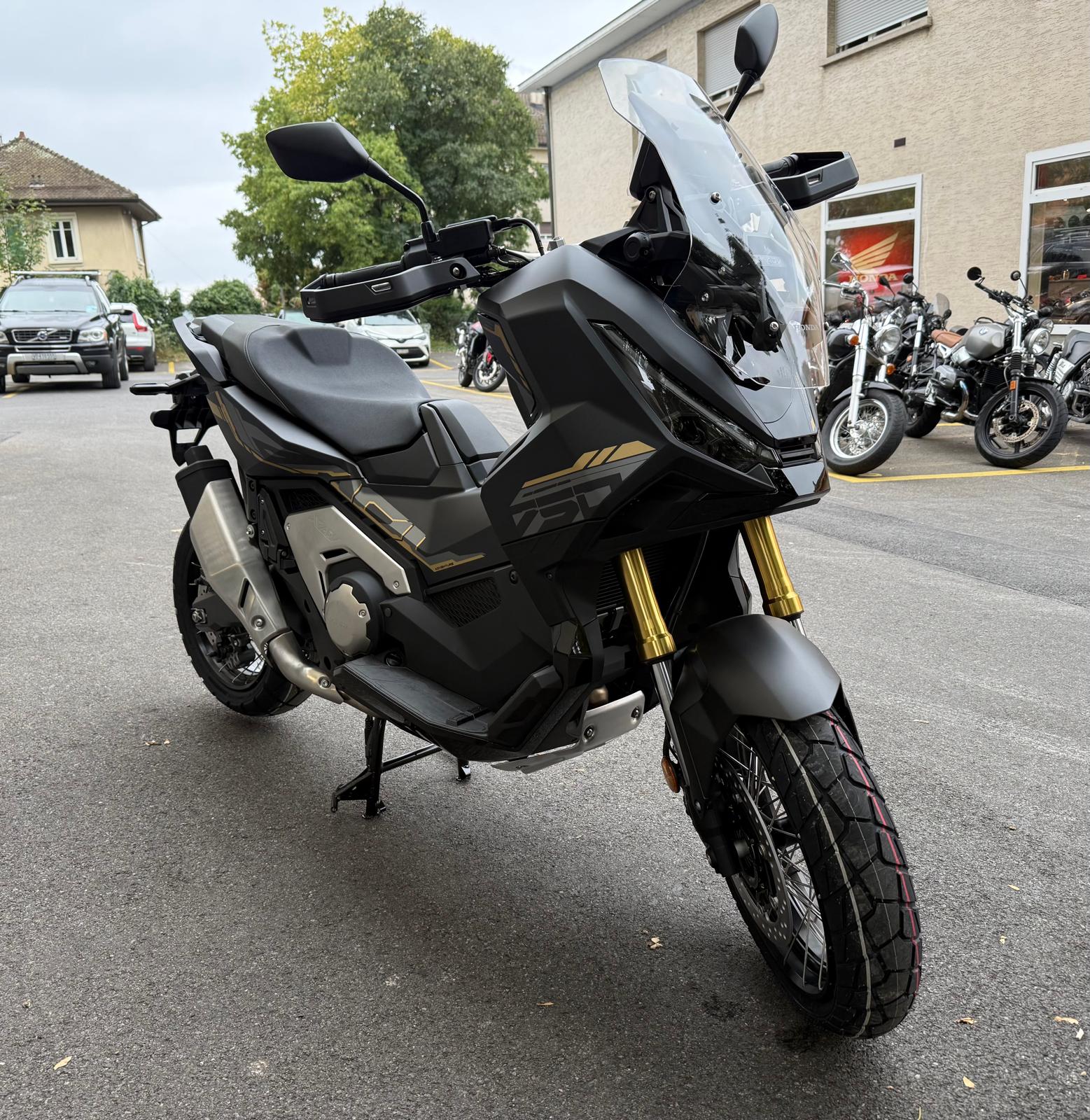 HONDA X-ADV 750 Edition 2027-showroom-element-1