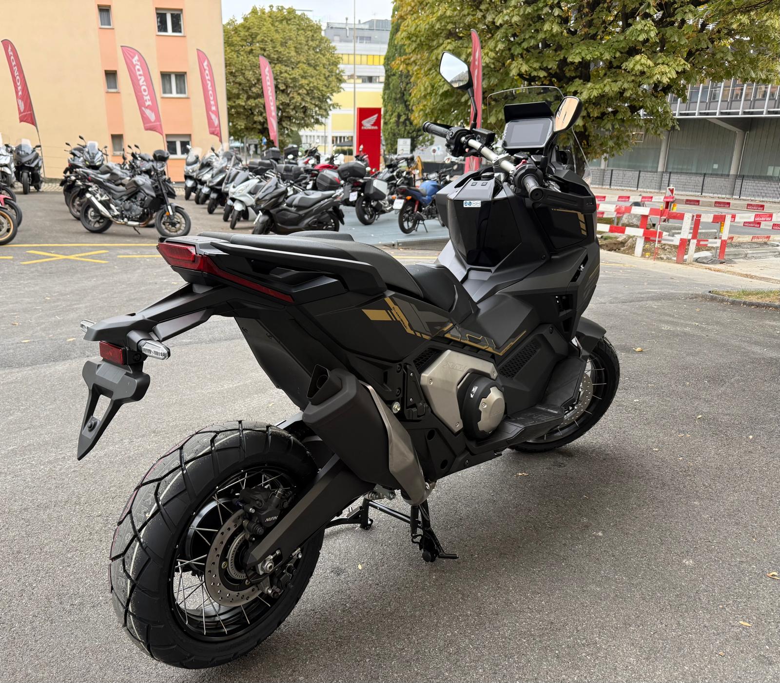 HONDA X-ADV 750 Edition 2027-image-5