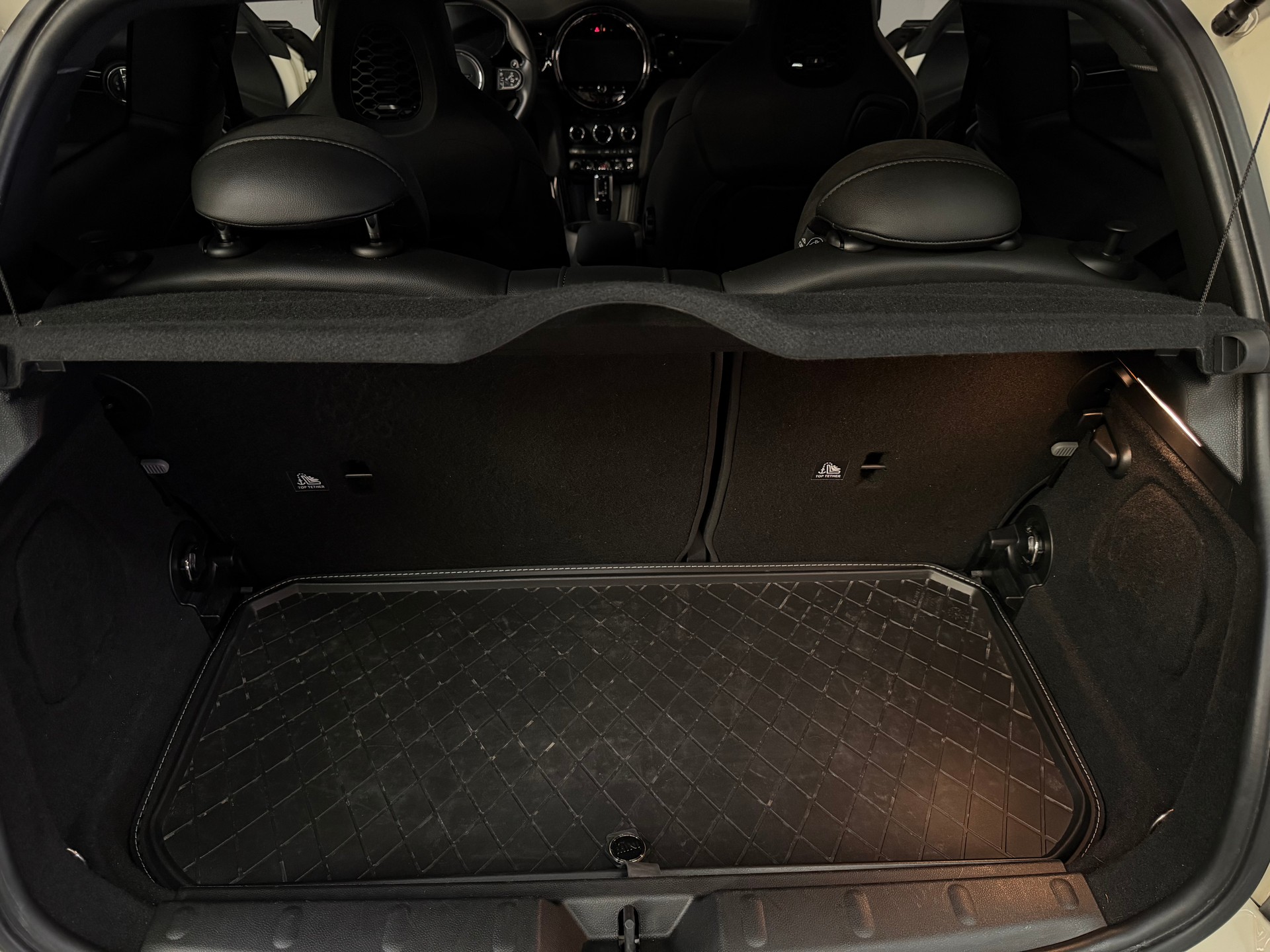 MINI Cooper John Cooper Works Steptronic-image-18