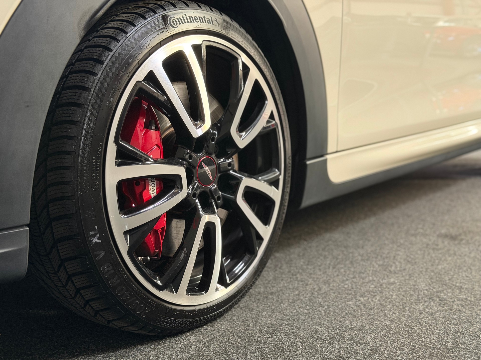 MINI Cooper John Cooper Works Steptronic-image-13