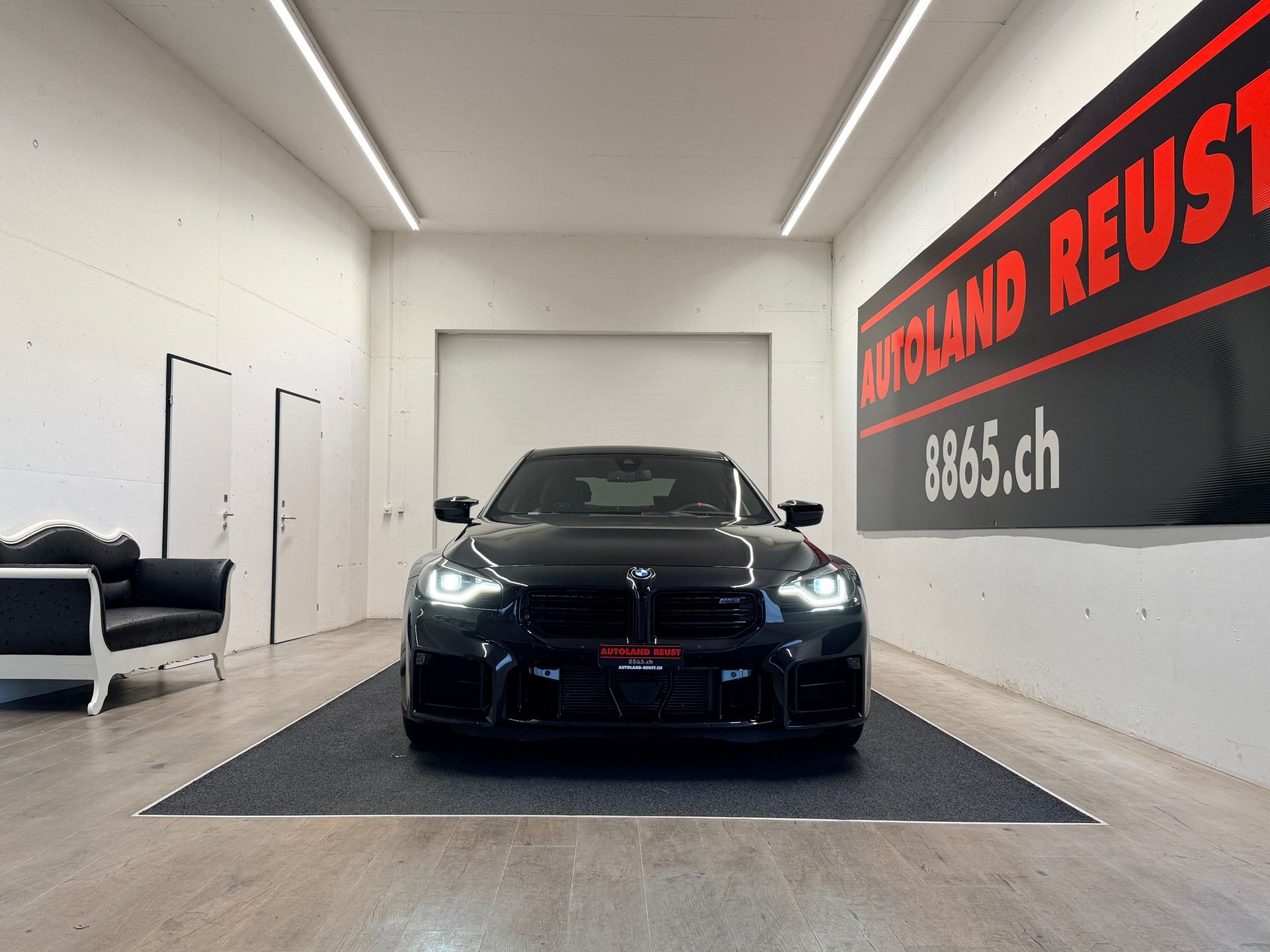 BMW M2 Steptronic-showroom-element-1