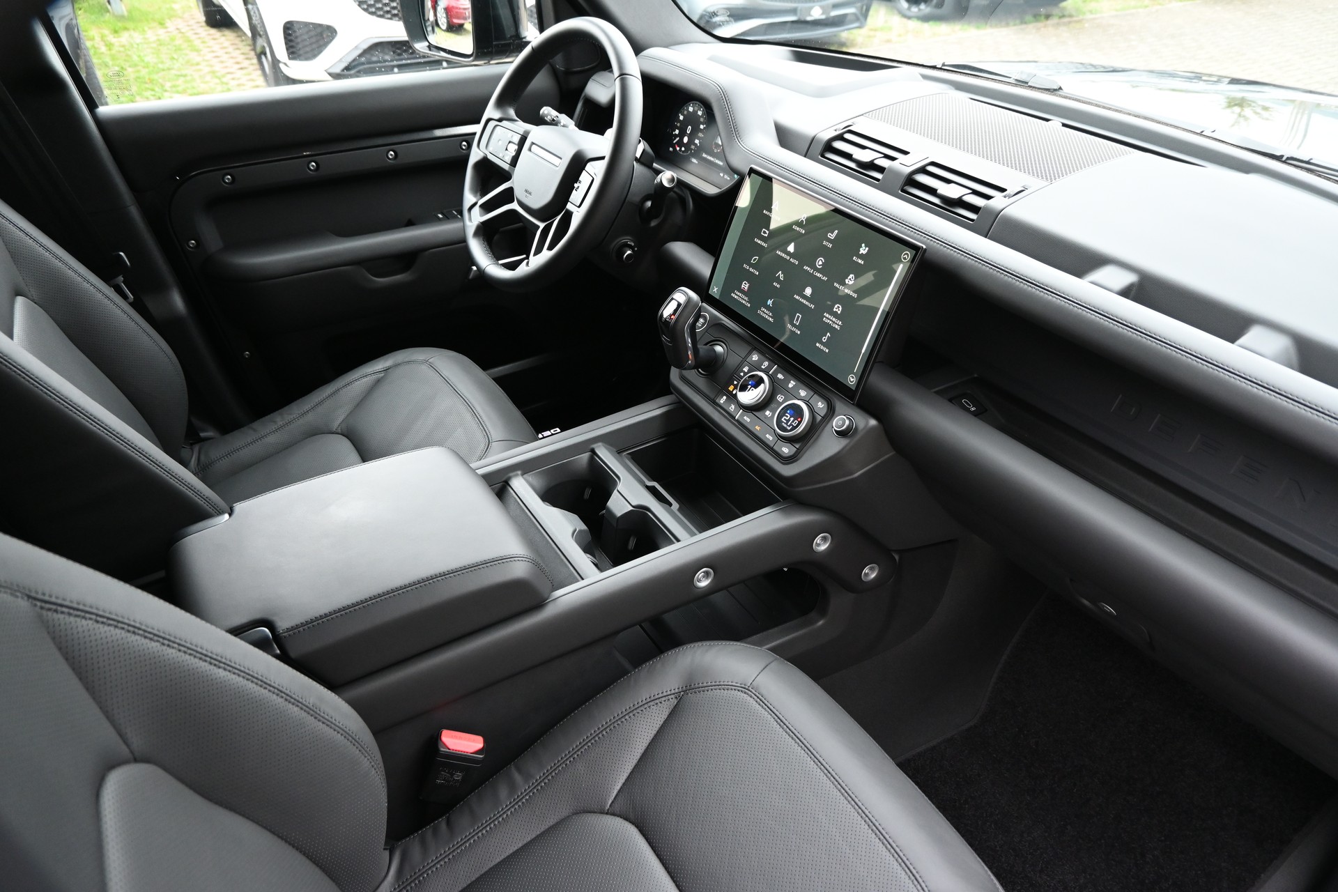 LAND ROVER Defender 110 425 V8 5.0 X AT8 4X4 426PS + Werksgarantie 03.2031-image-11