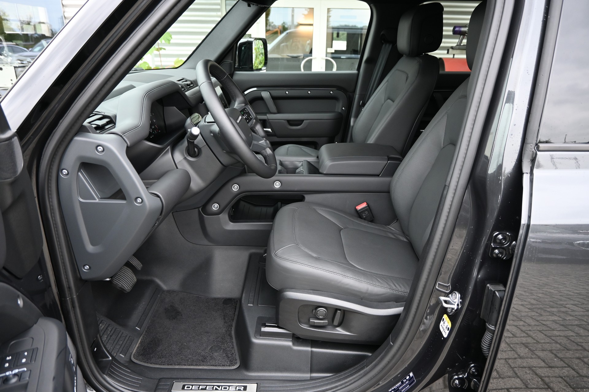 LAND ROVER Defender 110 425 V8 5.0 X AT8 4X4 426PS + Werksgarantie 03.2031-image-10