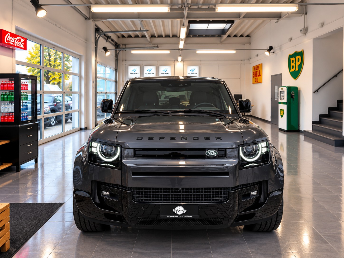 LAND ROVER Defender 110 425 V8 5.0 X AT8 4X4 426PS + Werksgarantie 03.2031-showroom-element-2