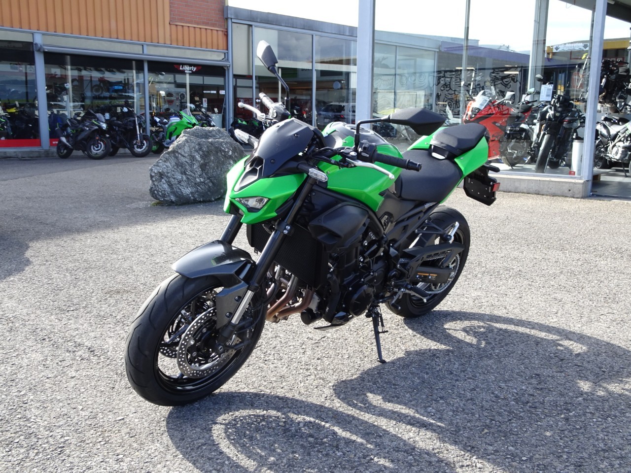 KAWASAKI Z 900-image-3