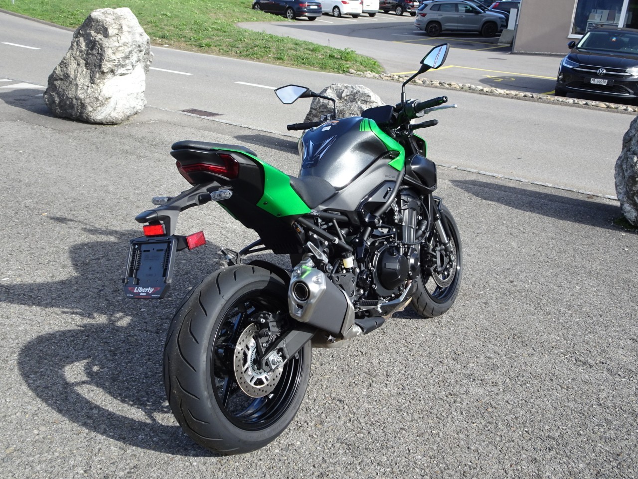 KAWASAKI Z 900-image-4