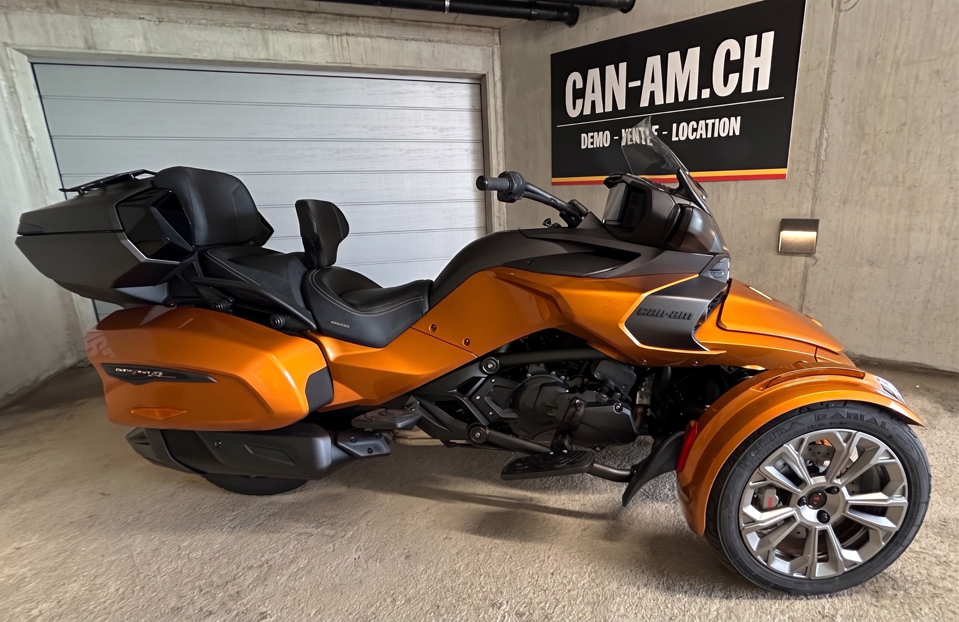 CAN-AM Spyder F3 Limited Special Series-image-2