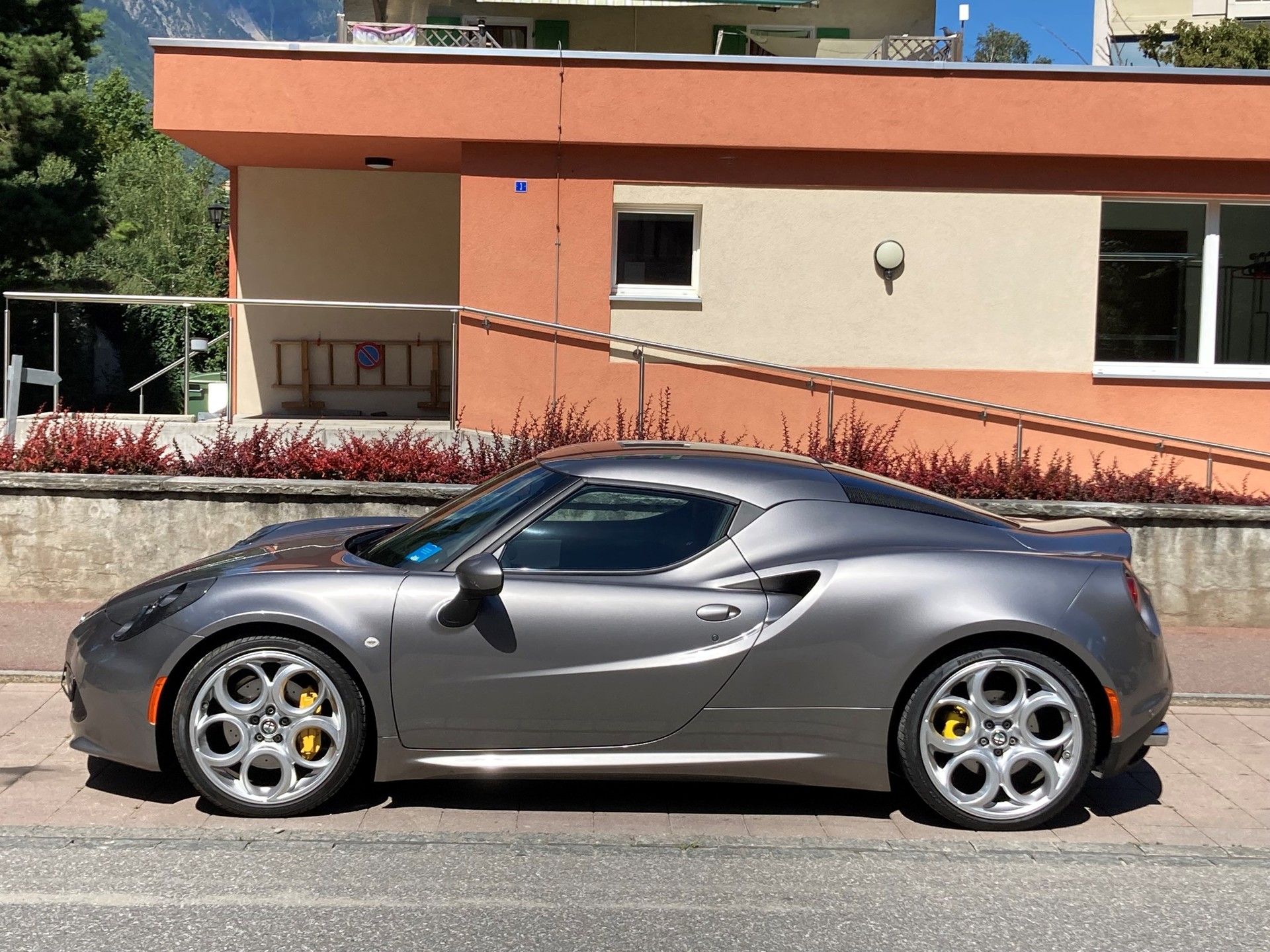 ALFA ROMEO 4C 1750 TBi TCT-image-1