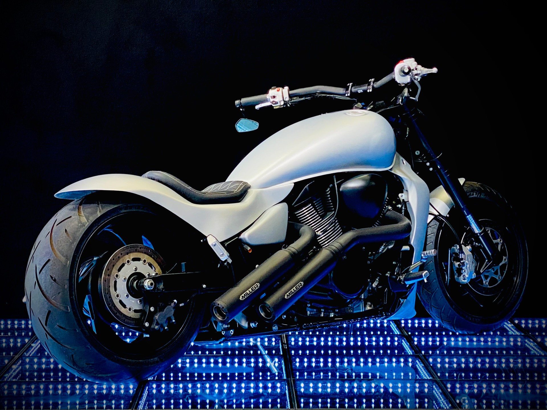 SUZUKI M 1800 R K7-image-5