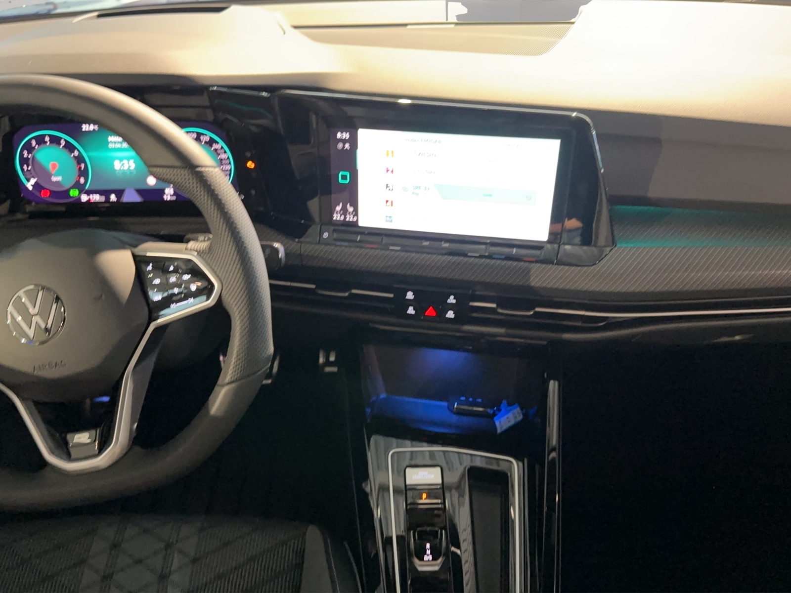 VW Golf 1.5 eTSI mHEV ACT R-Line DSG-image-7