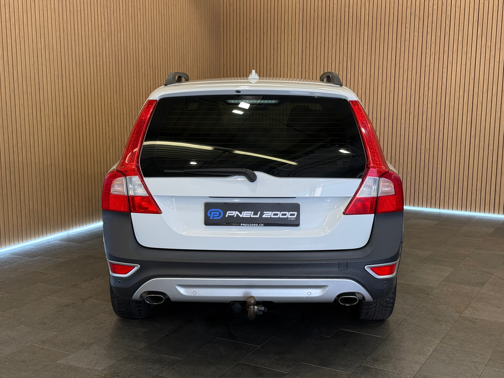 VOLVO XC70 D5 AWD Summum Geartronic-showroom-element-3