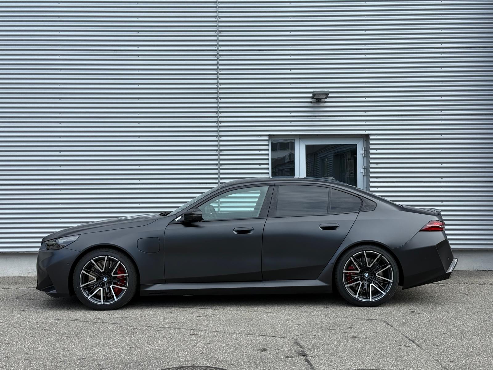 BMW M5 xDrive-image-6
