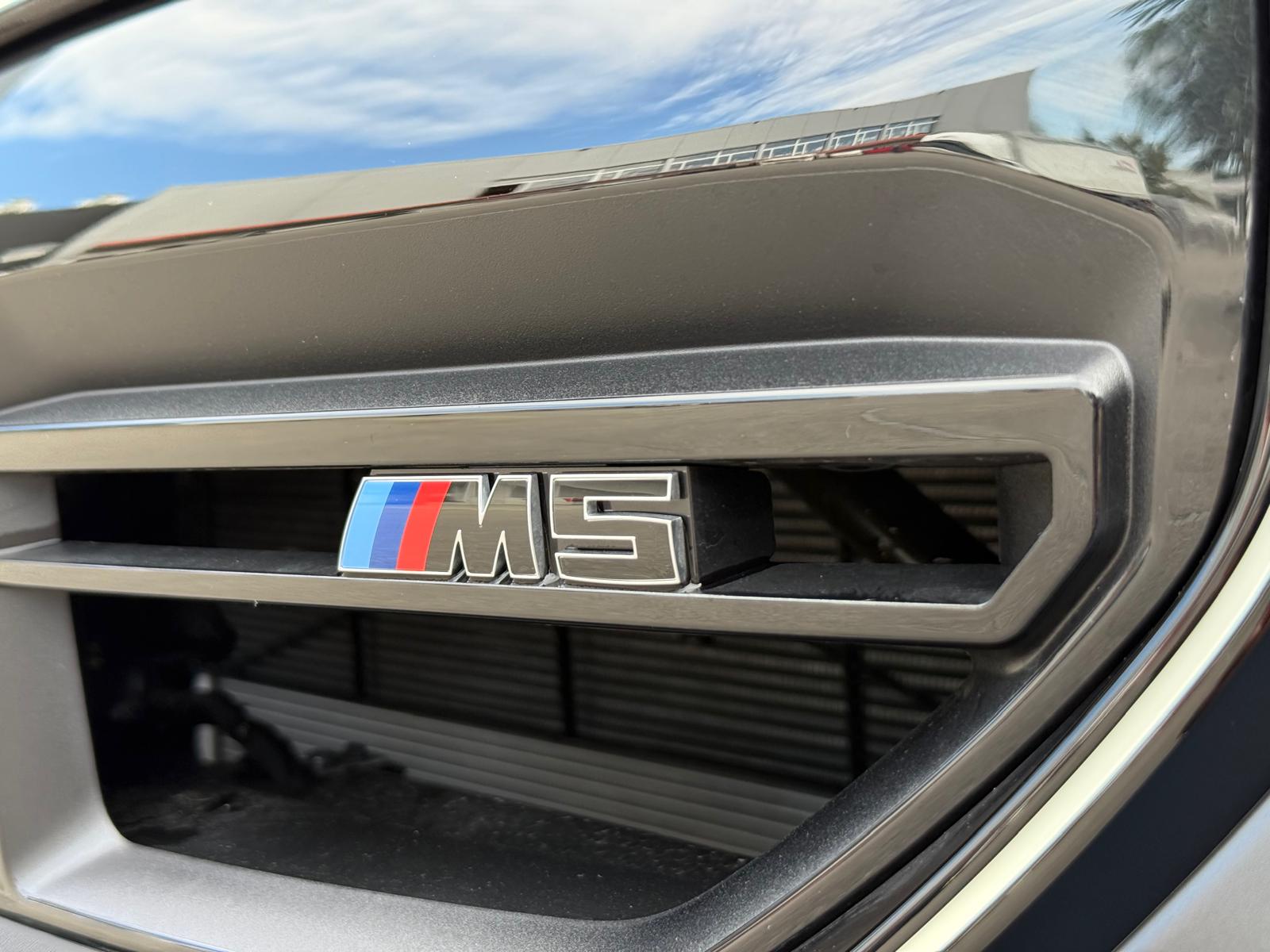 BMW M5 xDrive-showroom-element-3