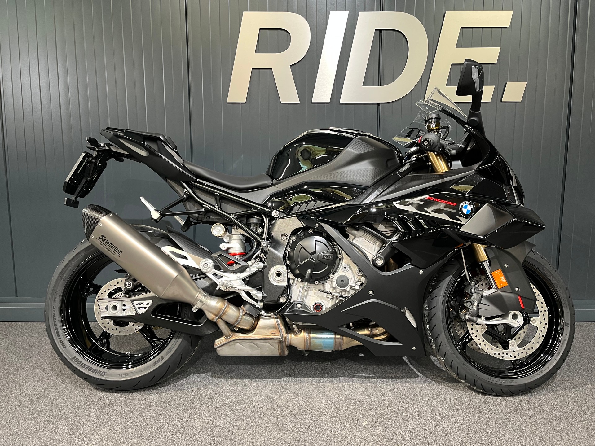 BMW S 1000 RR-image-0