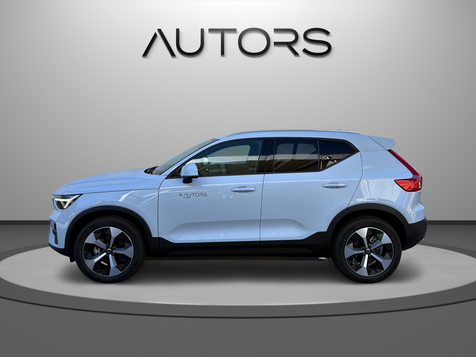 VOLVO XC40 T2 Core Xcite-showroom-element-3