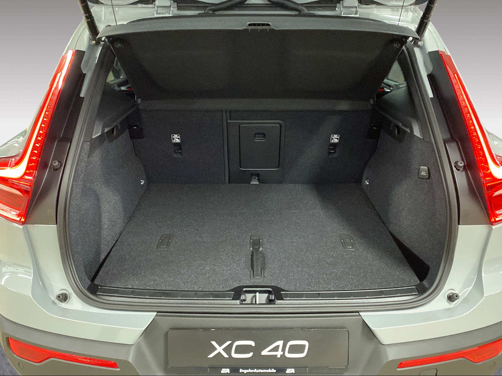 VOLVO XC40 2.0 B3 MH XCITE-image-14