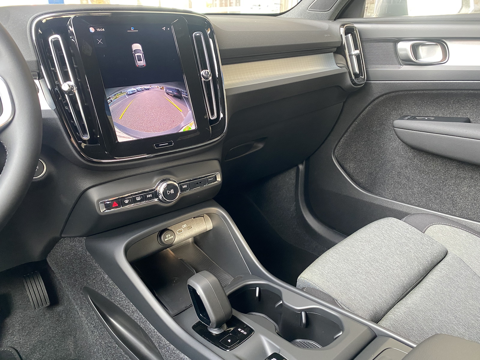 VOLVO XC40 2.0 B3 MH XCITE-image-11