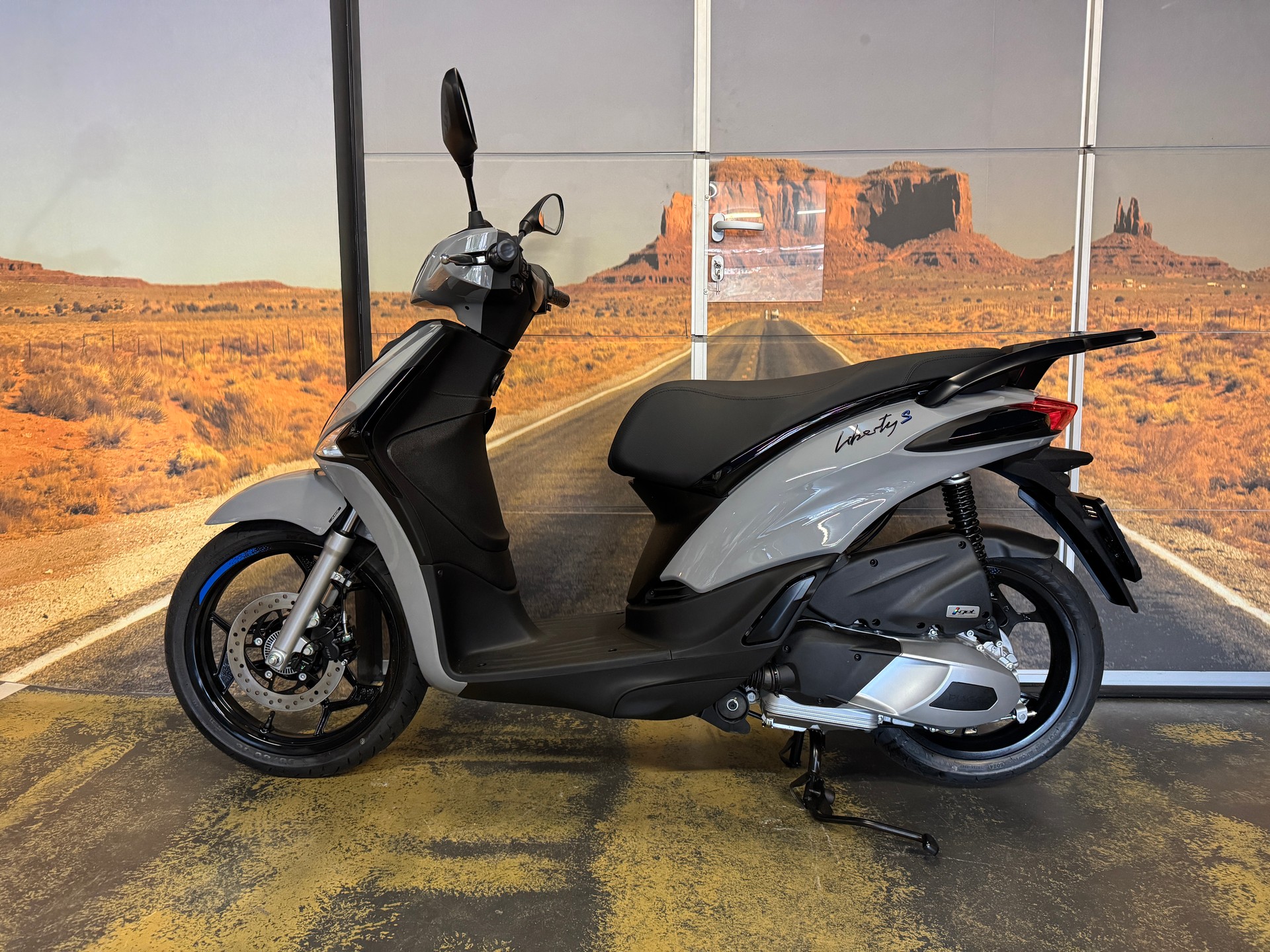 PIAGGIO Liberty 125 Sport E5+-image-1