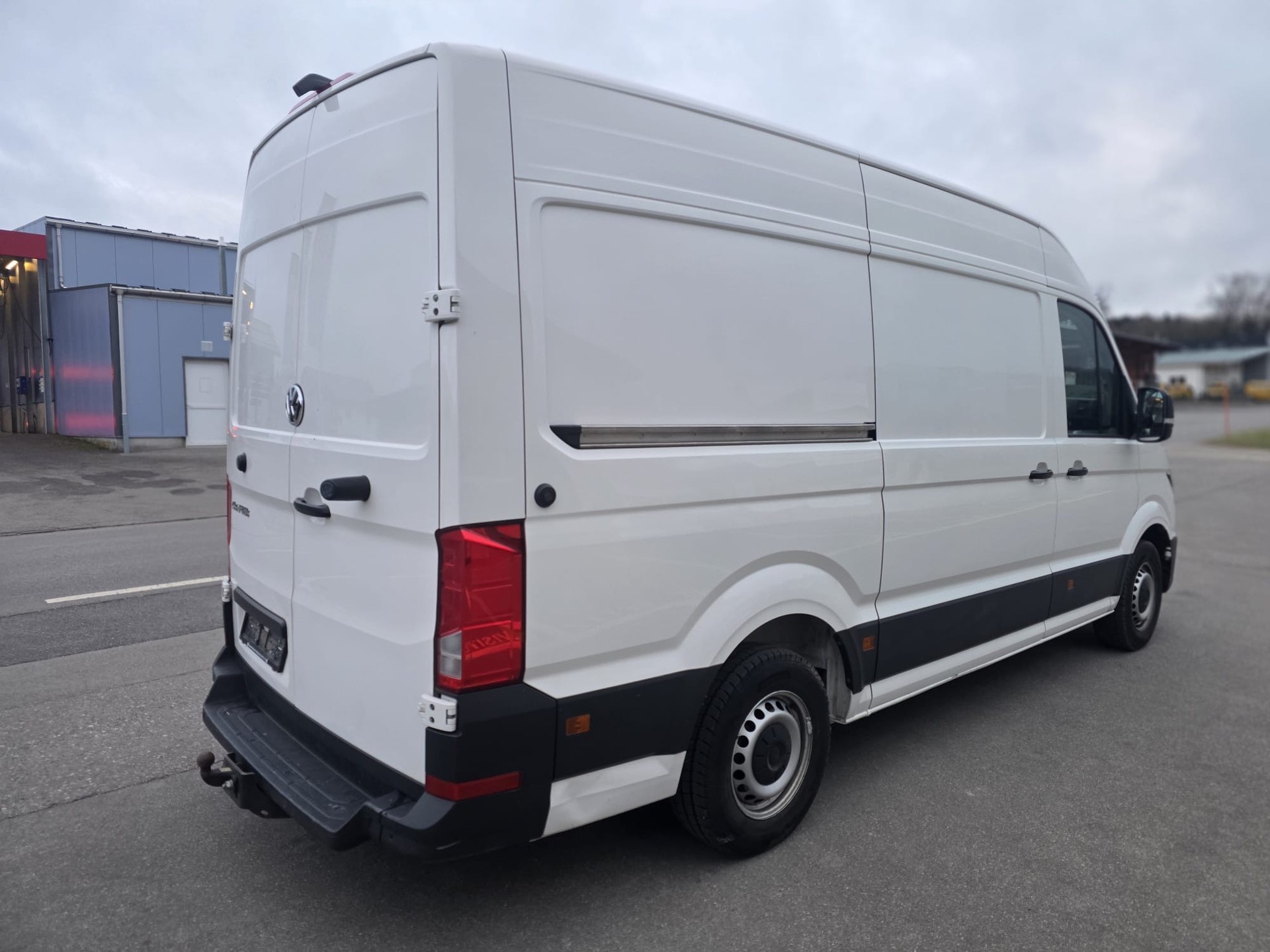 VW Crafter 35 2.0 TDI - H2 / L3-image-3