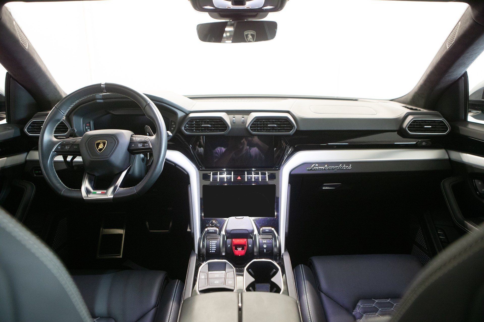 LAMBORGHINI Urus E-Gear-image-6