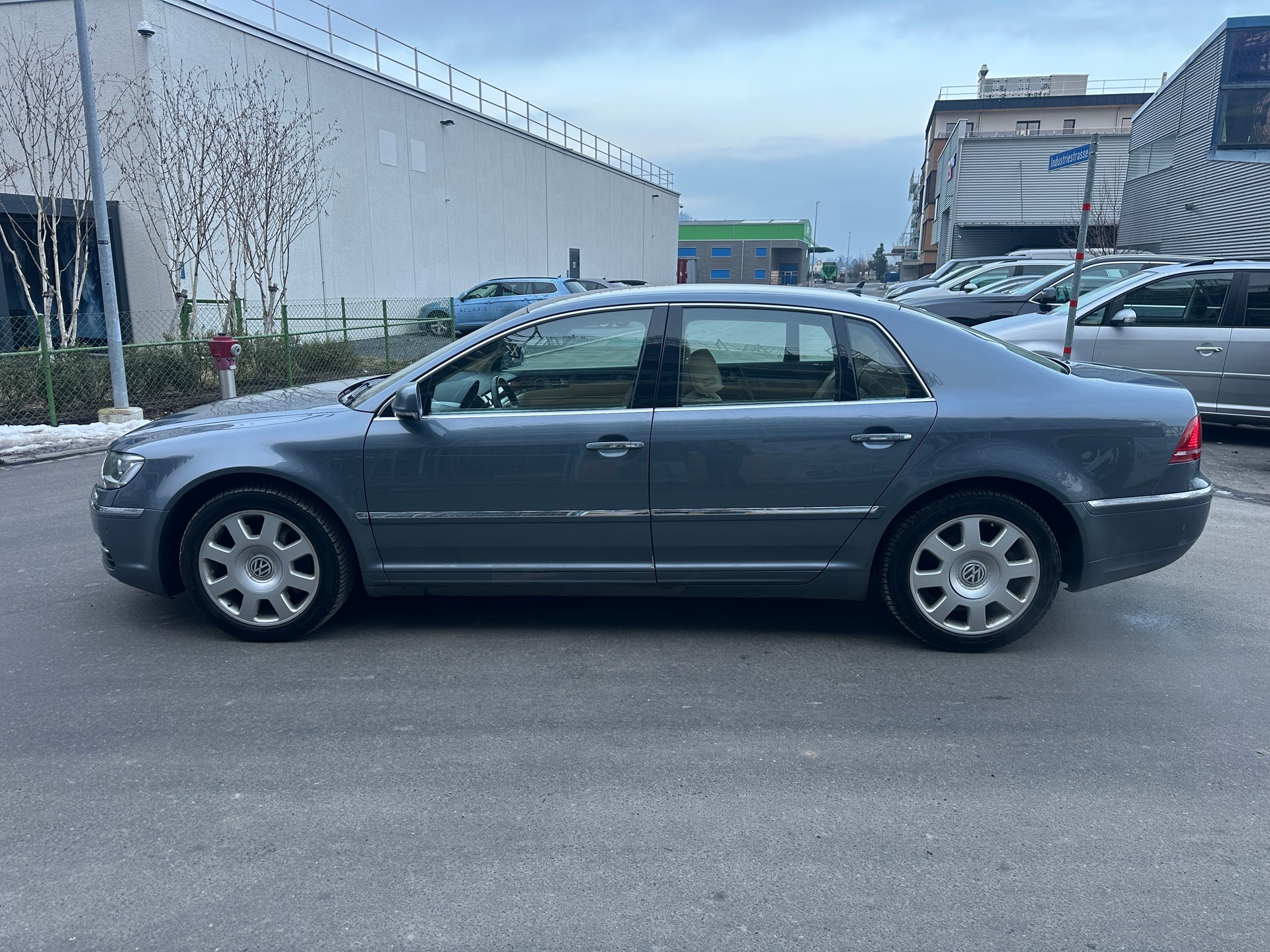 VW Phaeton 3.0 TDi V6 4Motion Tiptronic-image-5