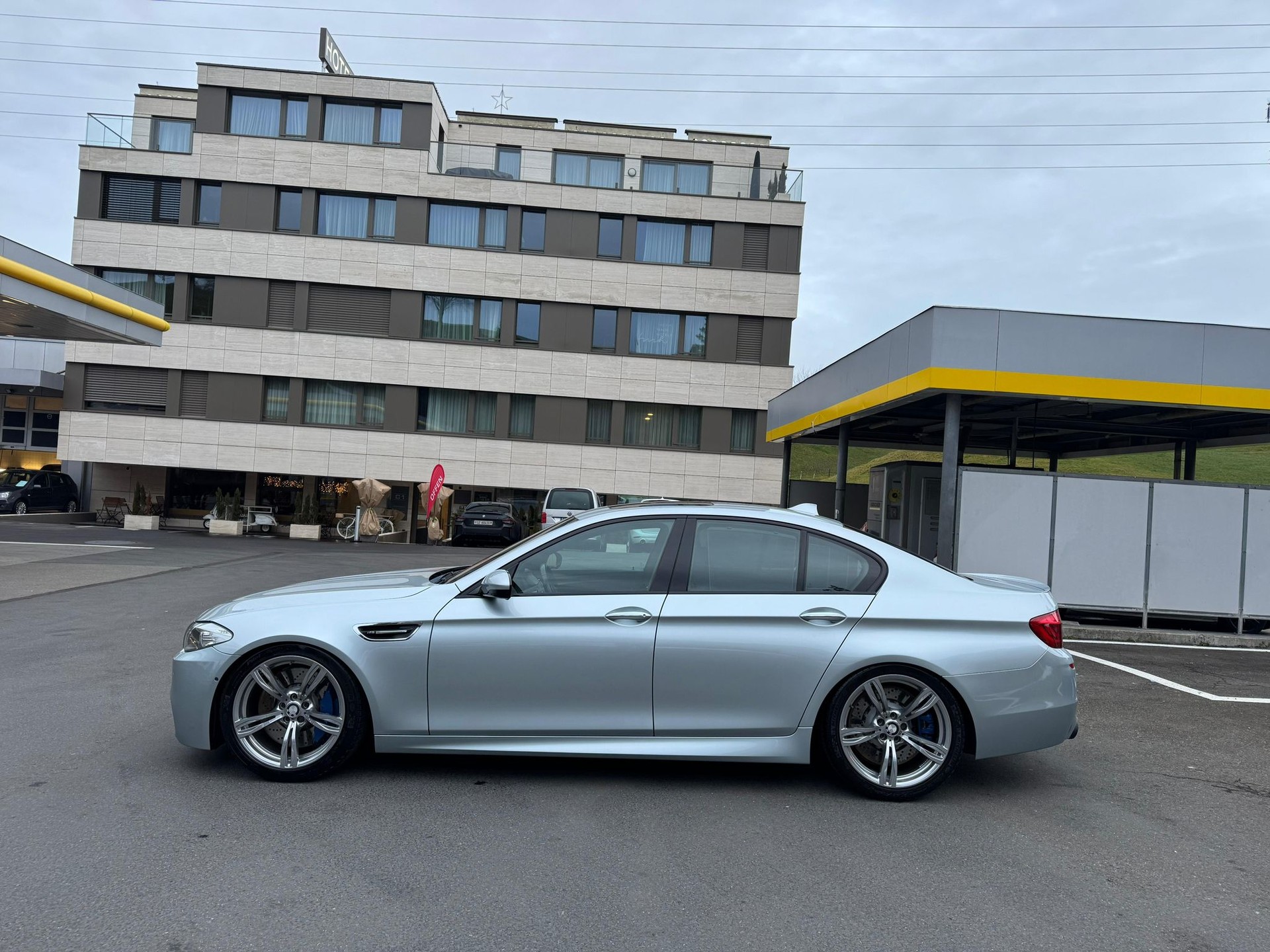 BMW M5 Drivelogic-showroom-element-3