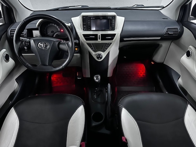 TOYOTA iQ 1.33 Dual VVT-i Linea Sol Premium Multidrive-image-7