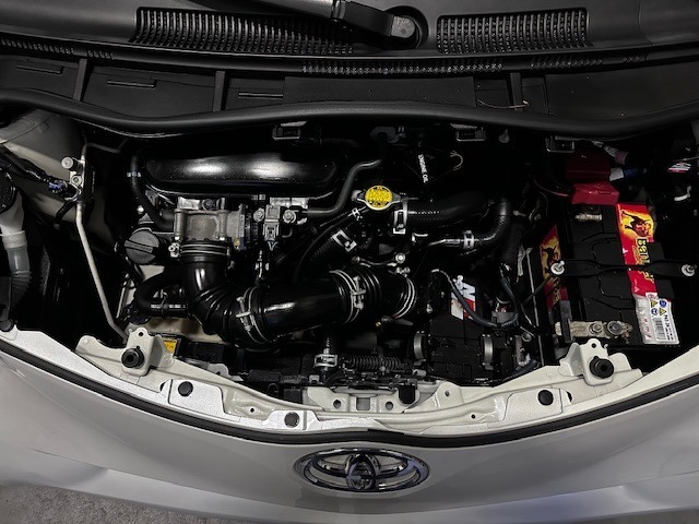 TOYOTA iQ 1.33 Dual VVT-i Linea Sol Premium Multidrive-image-12