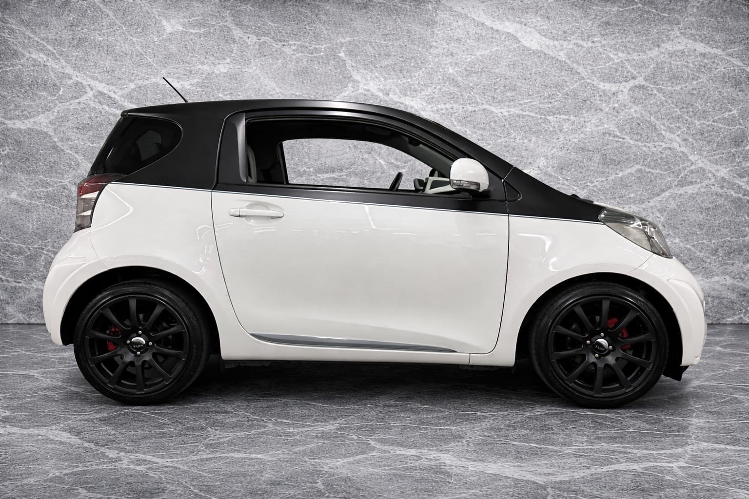 TOYOTA iQ 1.33 Dual VVT-i Linea Sol Premium Multidrive-showroom-element-2