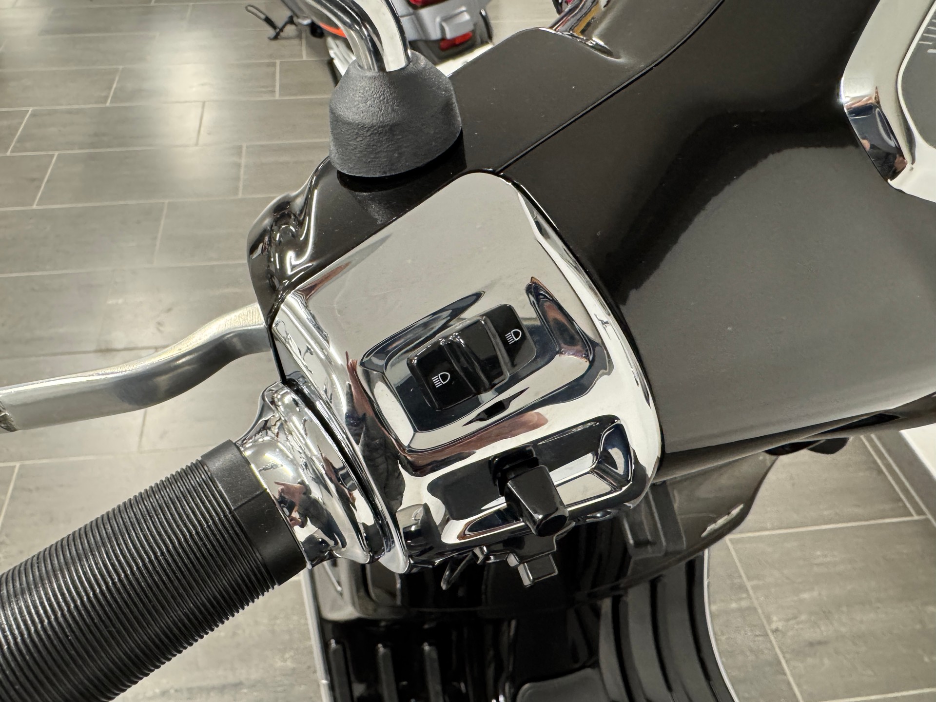 PIAGGIO Vespa GTS 125 Super RST Euro 5+-image-4