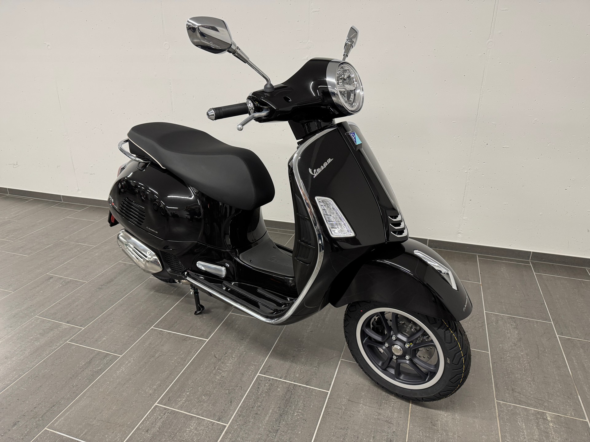 PIAGGIO Vespa GTS 125 Super RST Euro 5+-image-11