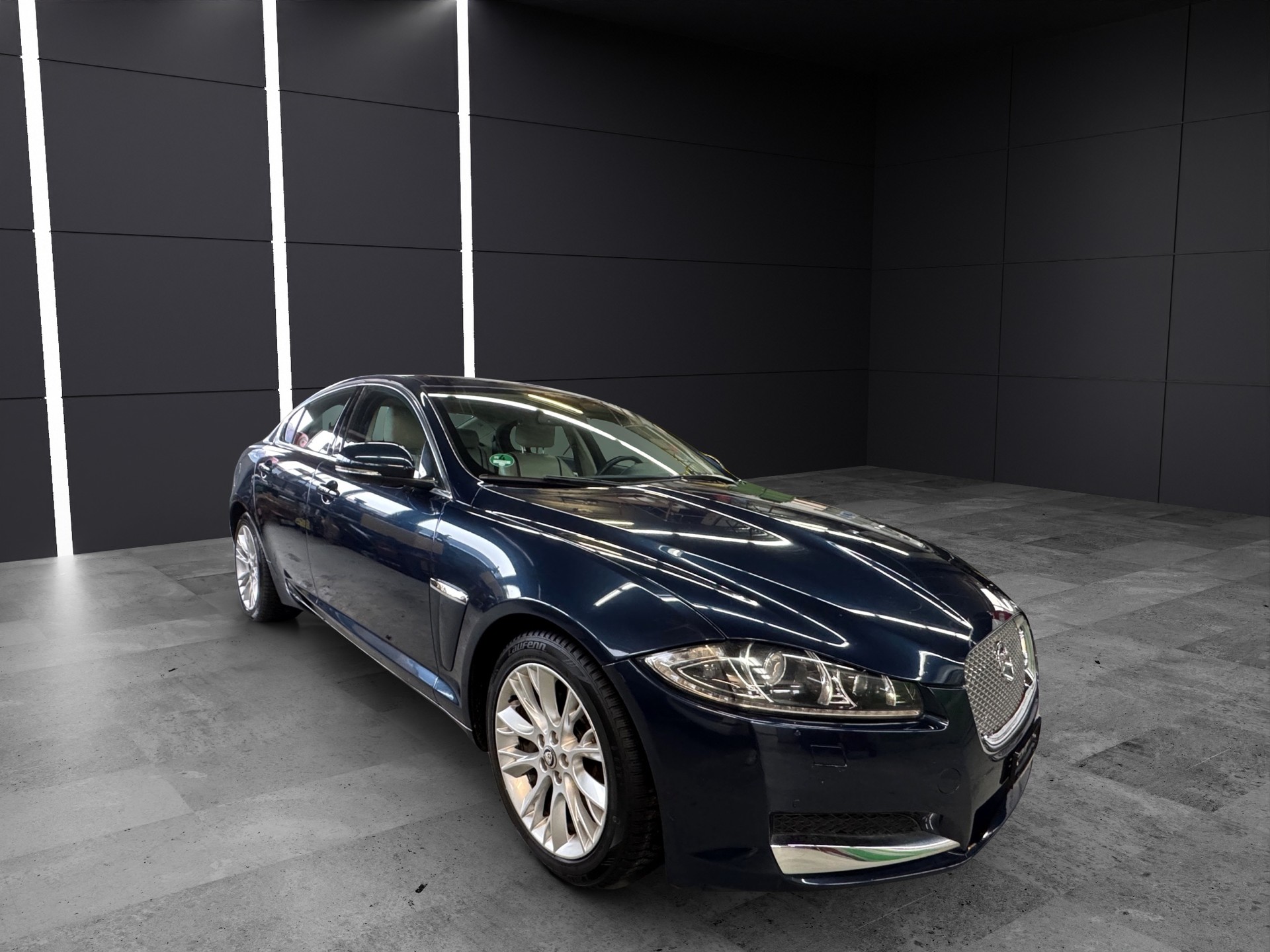 JAGUAR XF 5.0 V8-image-7