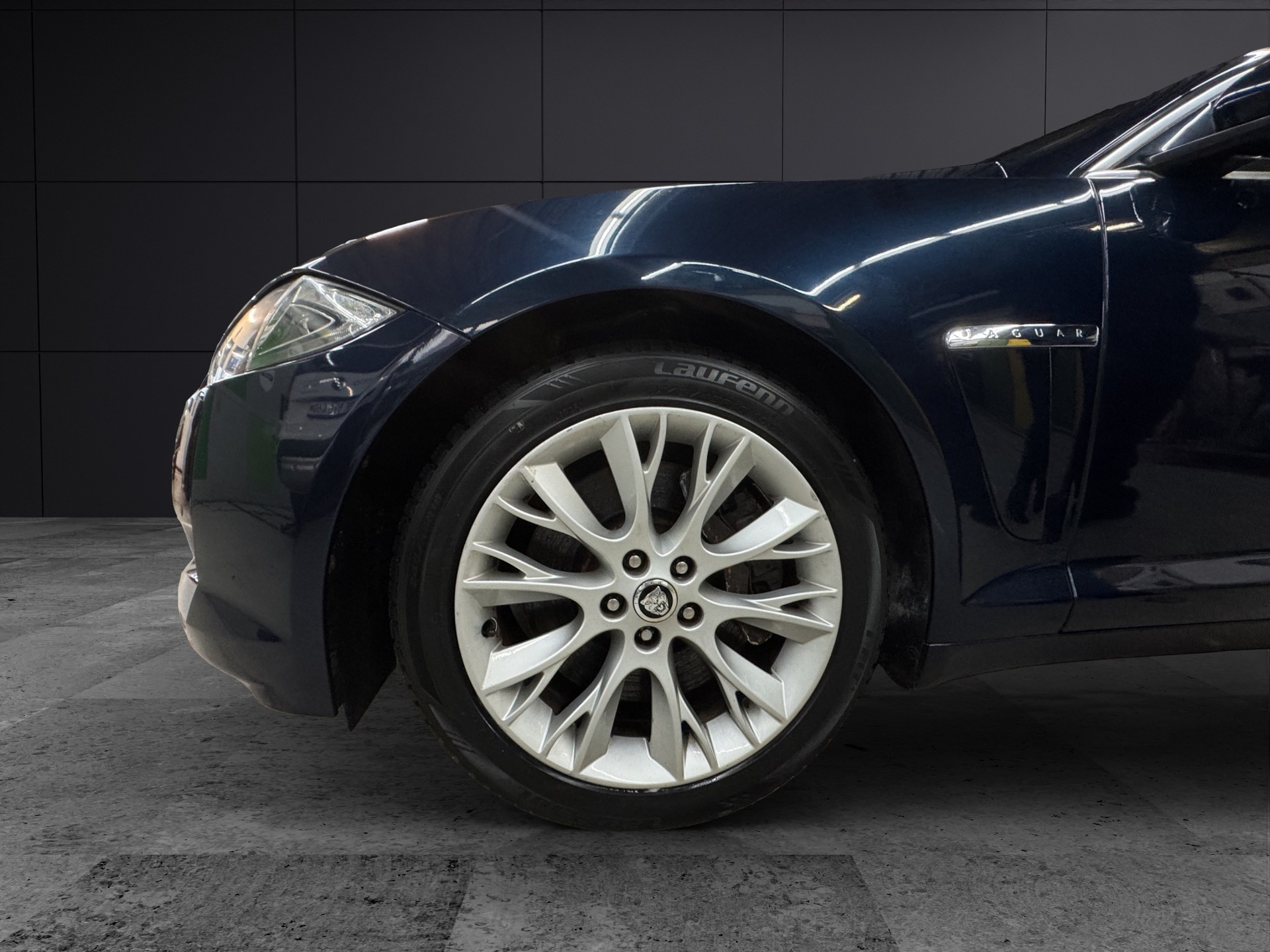 JAGUAR XF 5.0 V8-image-14