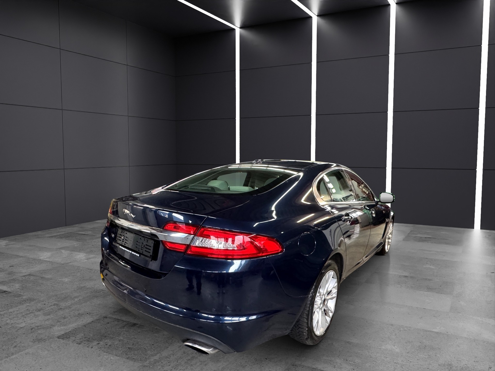 JAGUAR XF 5.0 V8-image-5