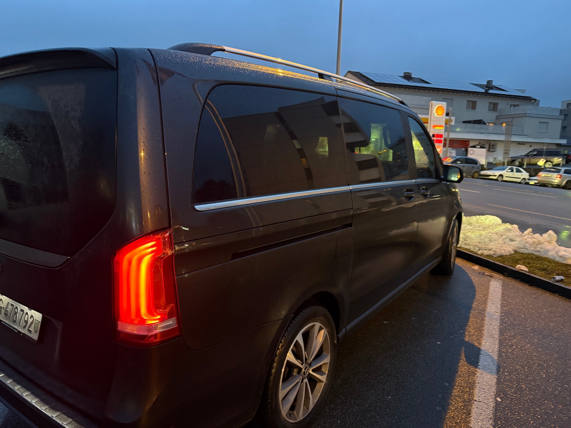 MERCEDES-BENZ EQV 300 Avantgarde lang-image-5