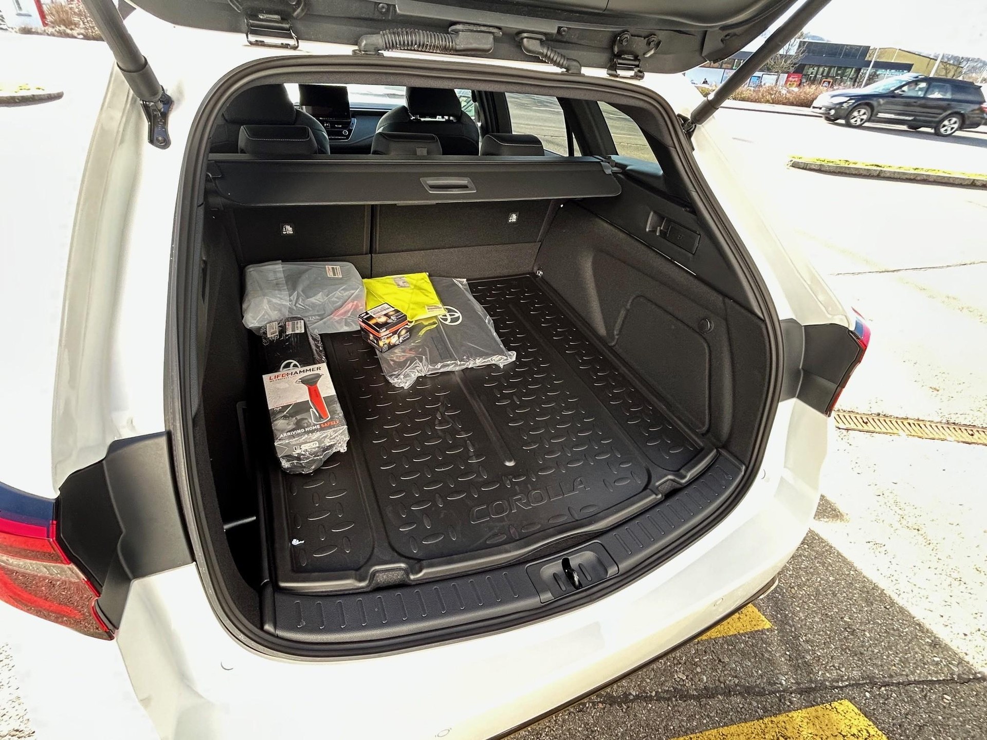 TOYOTA Corolla Touring Sports 2.0 HSD Trend-image-15
