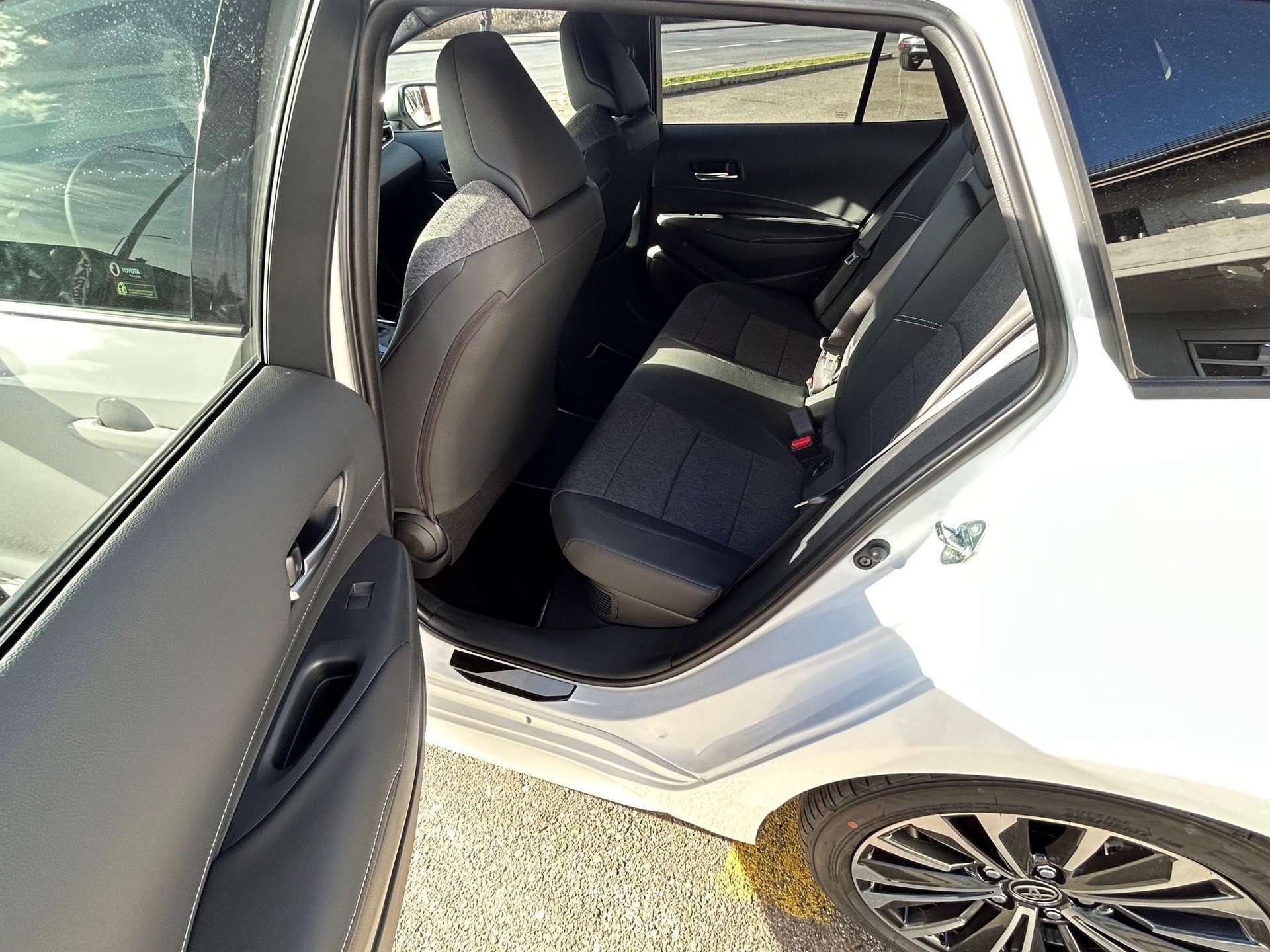 TOYOTA Corolla Touring Sports 2.0 HSD Trend-image-14