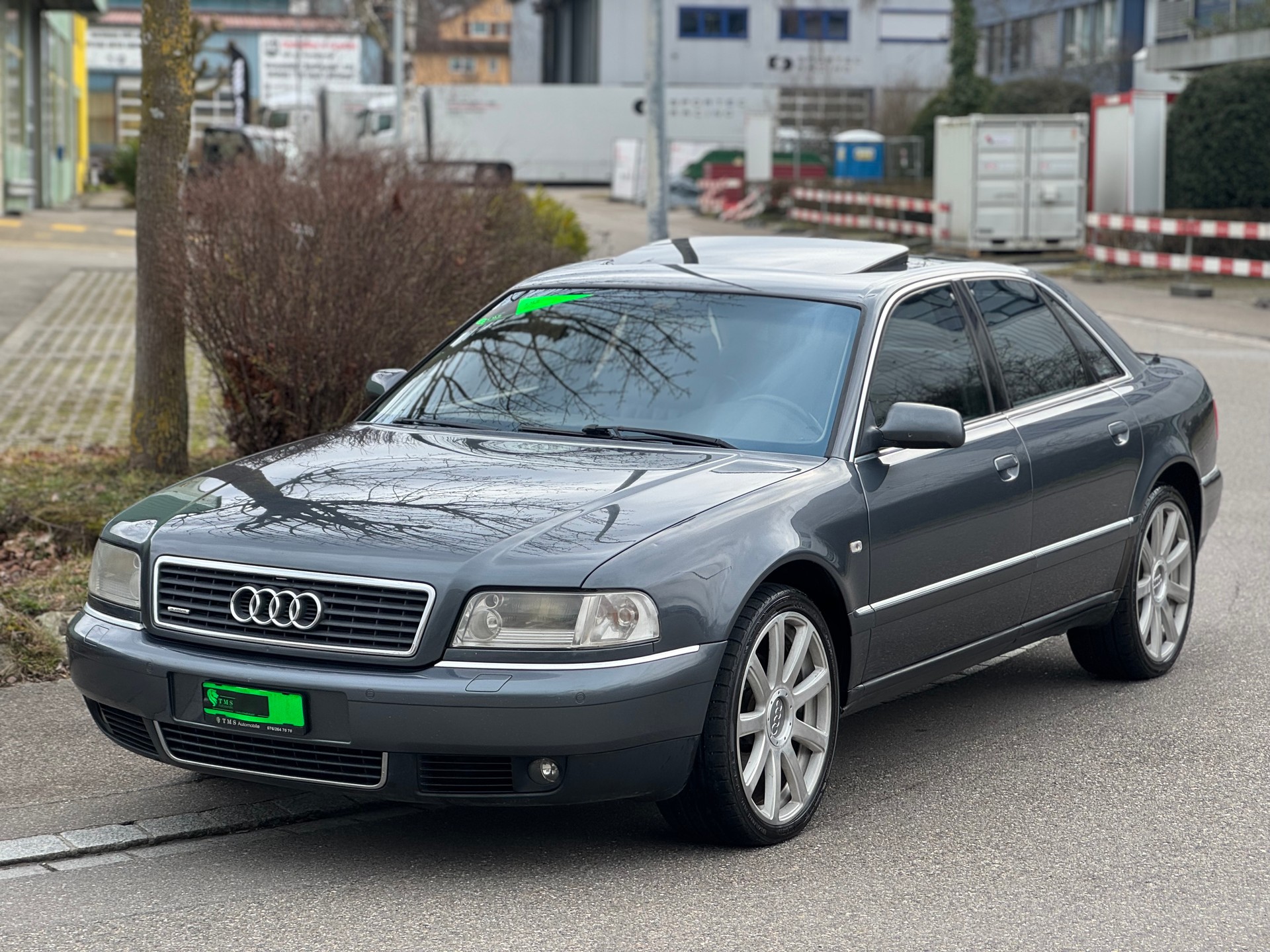 AUDI A8 3.3 TDI quattro tiptronic-image-2