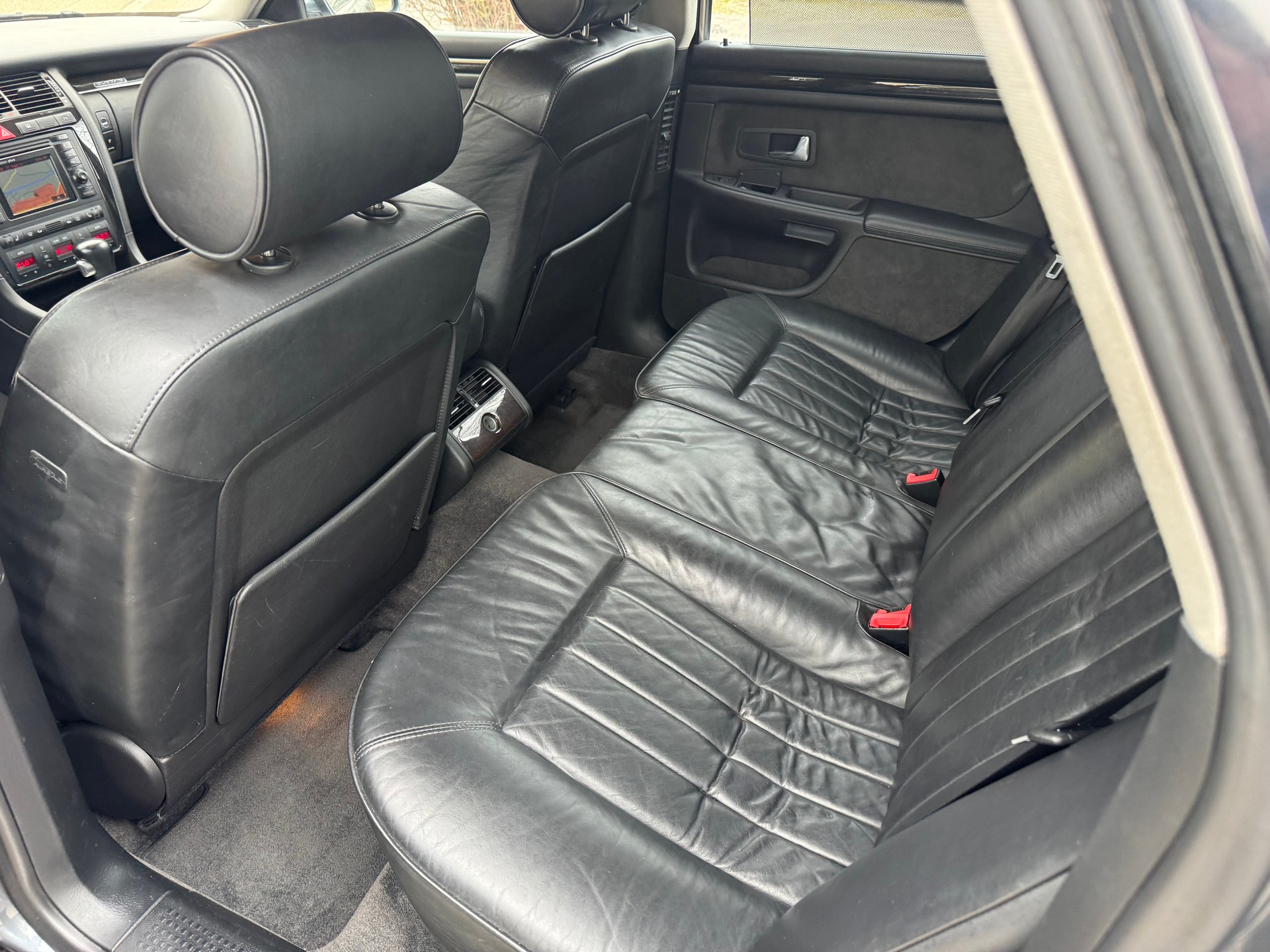AUDI A8 3.3 TDI quattro tiptronic-image-10