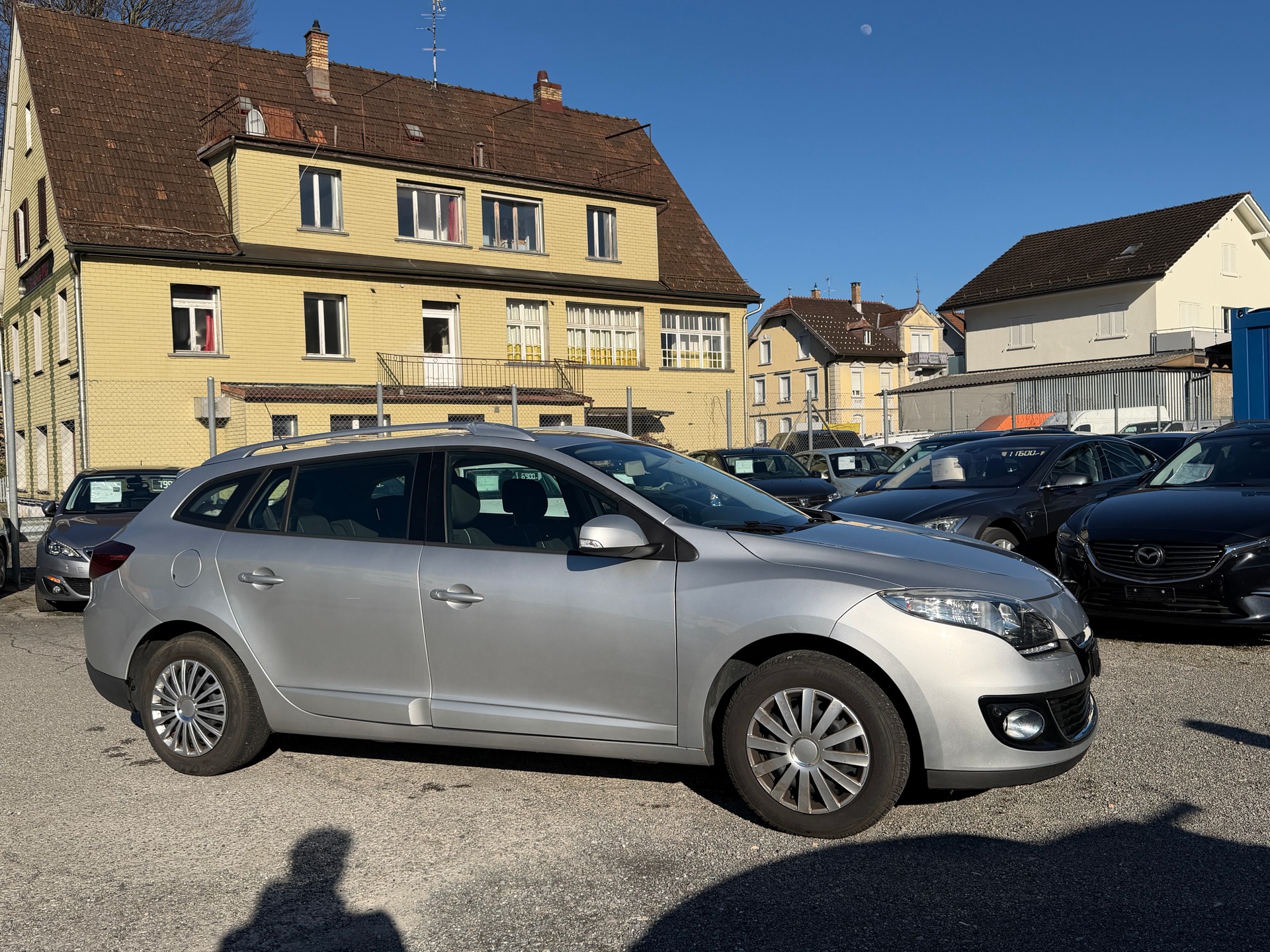 RENAULT Mégane Grandtour 1.2 16V Turbo Dynamique-image-1