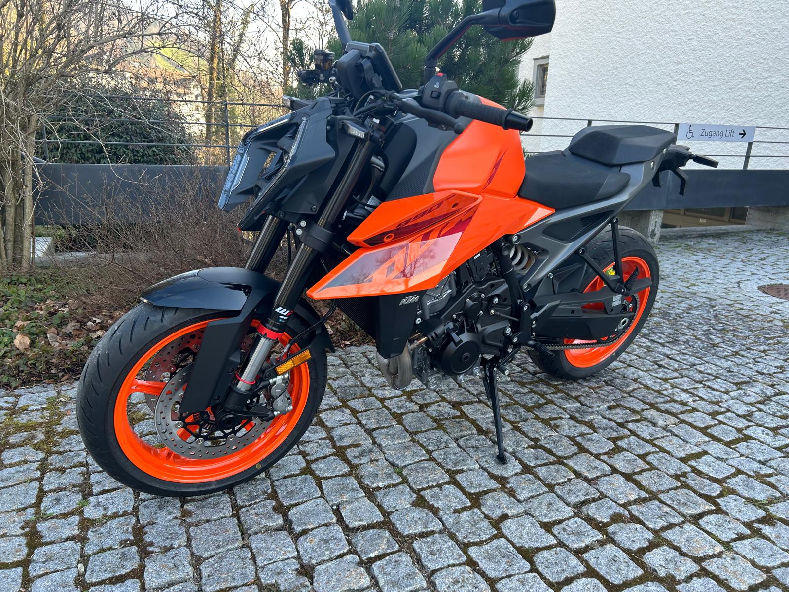 KTM 990 Duke-image-6